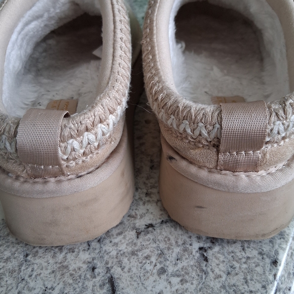 Altar'd State Tan Slippers Size 9 - Picture 5 of 8